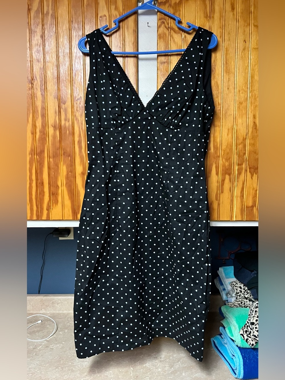Womens NWT Classic Black Polka Dot V-Neck Dress